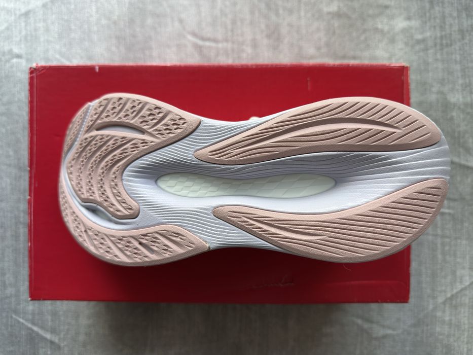 Жіночі кросівки New Balance