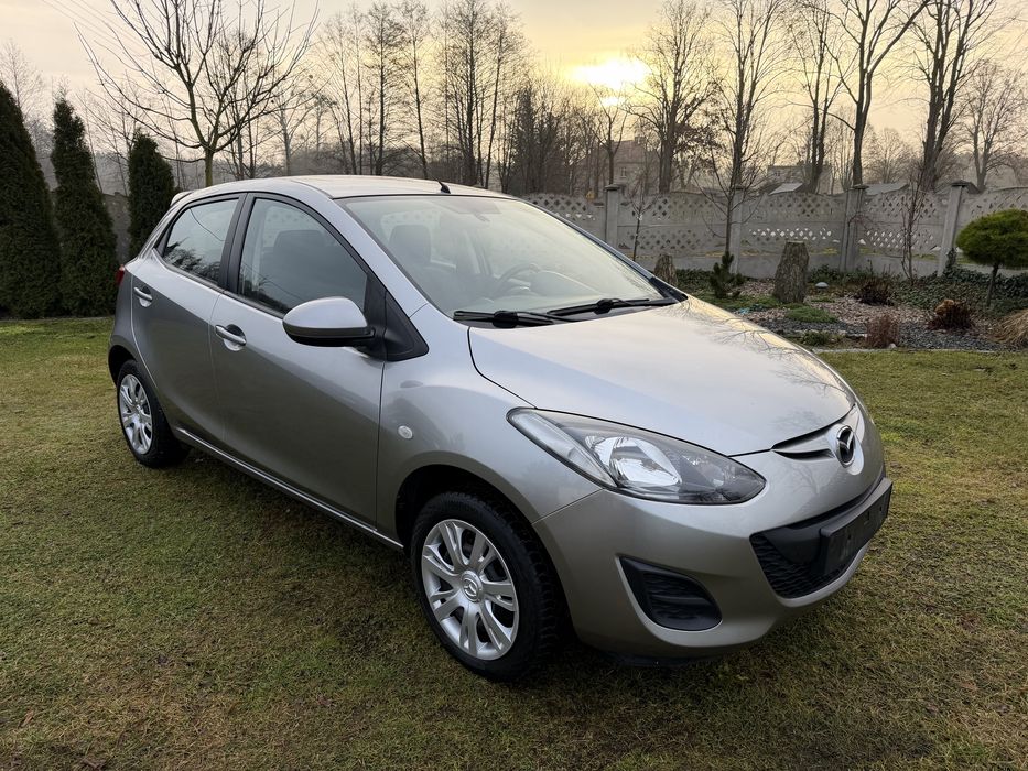Mazda 2 lift Niski Przebieg Zadbana Nawigacja