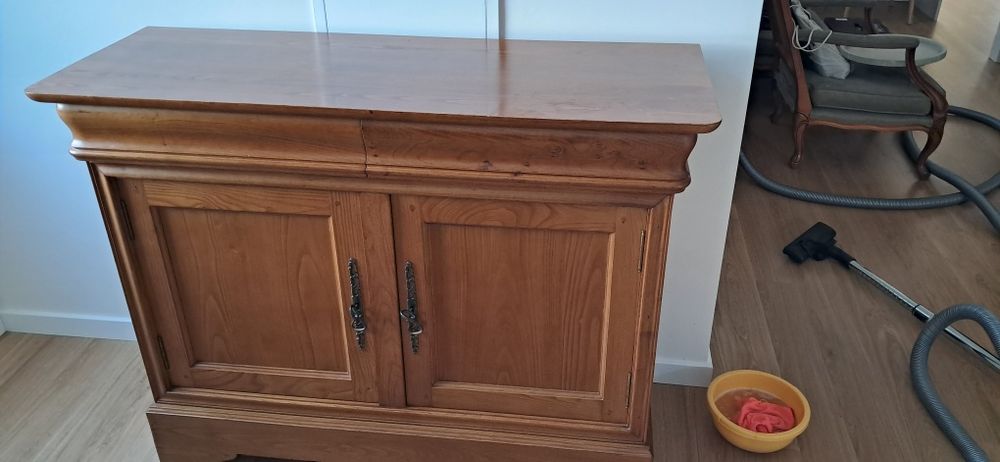 Aparador madeira castanho