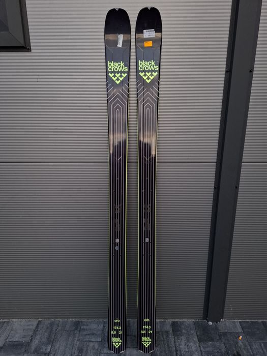 Nowe narty skiturowe Black Crows Orb 88 174 .3 cm z dziurami