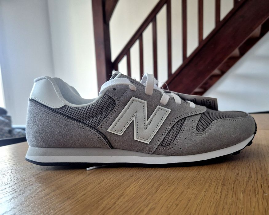 Tenis New Balance 373 original em cinza n 46.5
Novos a estre