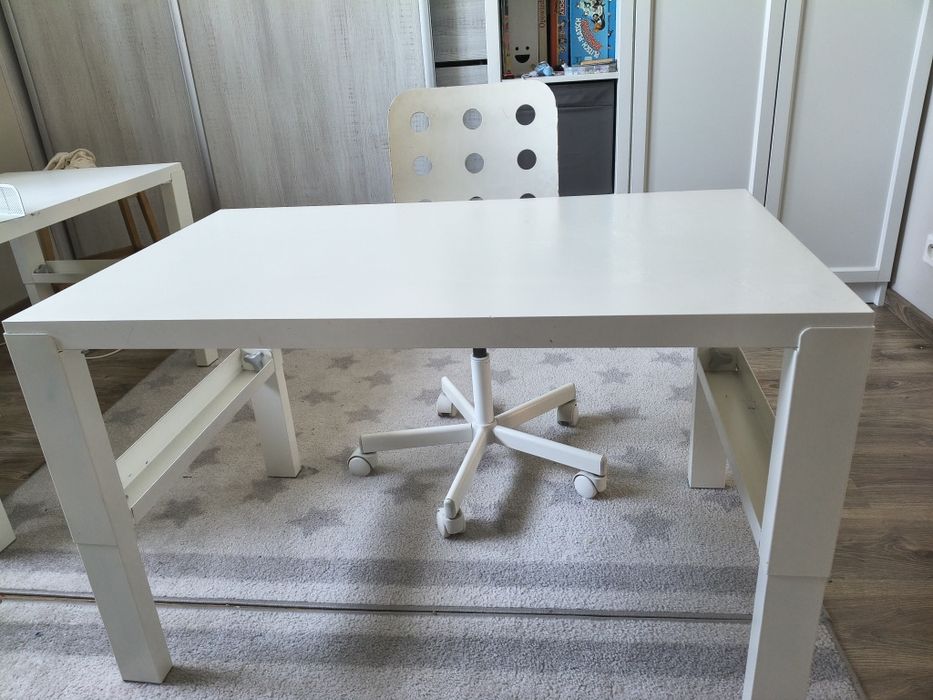 Biurka z krzesełkami ikea