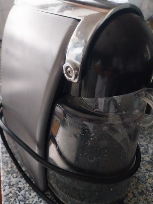 Maquina cafe nespresso capsulas impecavel