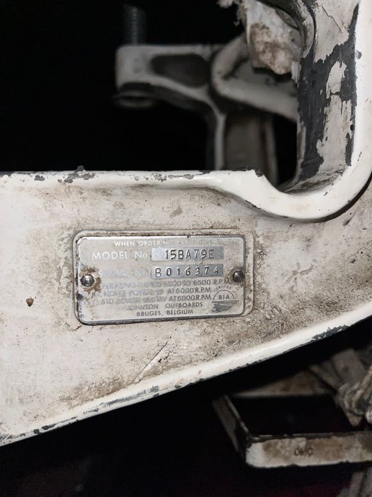 Лодочний двигун johnson 15, на розборку або на відновлення, заводиться