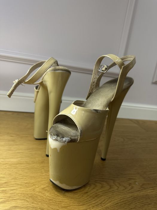 Стріпи трійки pleaser бежеві