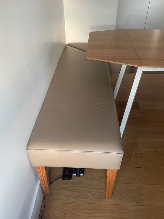 Conjunto mesa e bancos de refeição