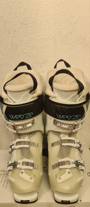 Vendo botas de Ski dois pares novas e um par usadas