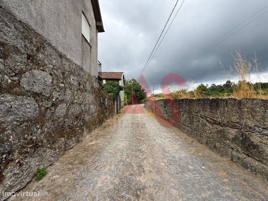 Moradia para Restauro com Terreno de 340 m² | Estorãos, Fafe