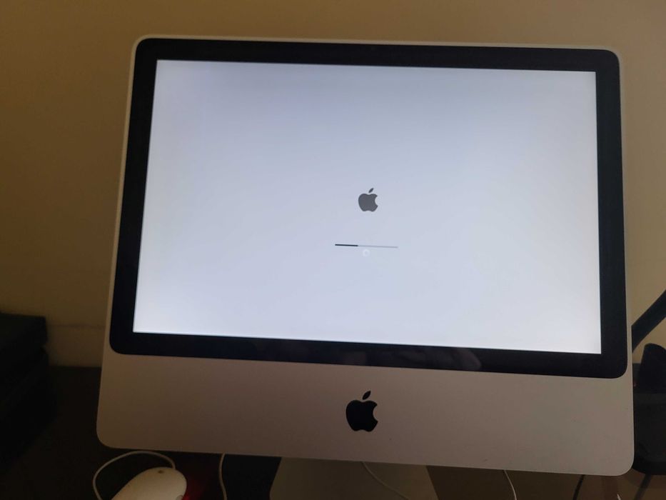 Apple iMac Desktop Computer64584392840193120
