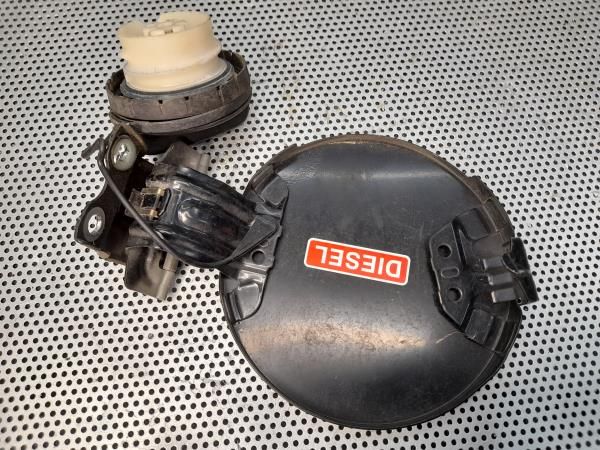 Tampa depósito combustível TOYOTA Yaris (_P9_)