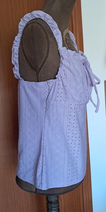 Top / Blusa Lilás Romântica em Broderie (Alças com Folho e Laço) - Tam. XL