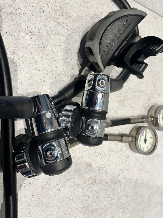 Automat Atomic skonfigurowany pod Sidemount