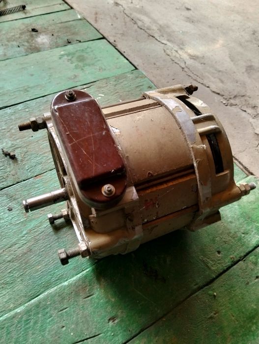 Электро моторы  фланцевые и лапковые