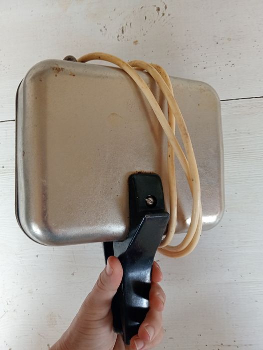 Вафельниця СССР працює