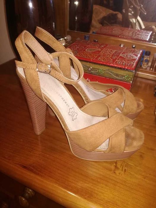 Sandálias Atmosphere camel