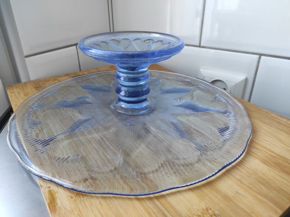 Patera Ząbkowice Drozd niebieska , duża na nóżce grube szkło serca