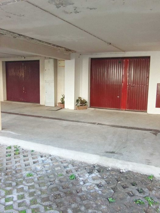 Garagem transformada em T2