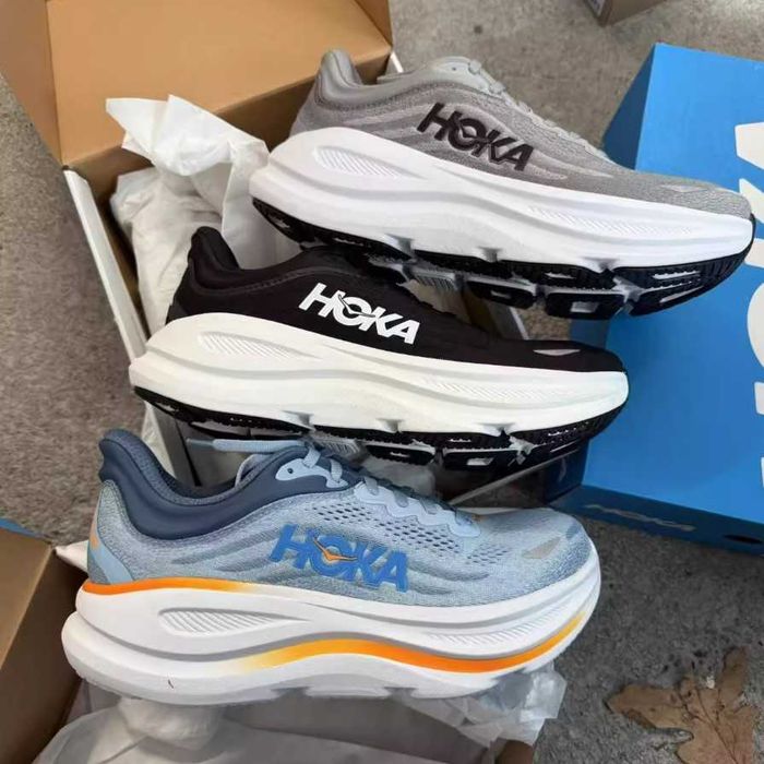 Кросівки для бігу Hoka Bondi 9