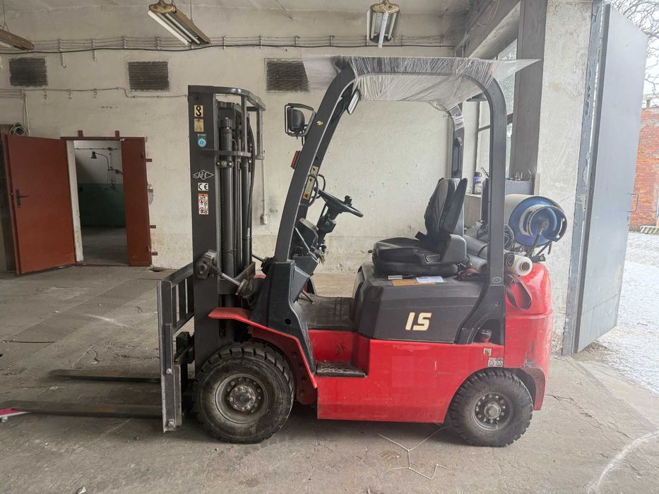 Wózek widłowy udźwig 1500 kg