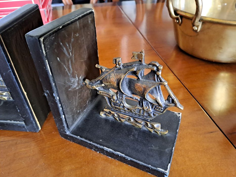 Book holders vintage com barco/caravela/fragata em ferro