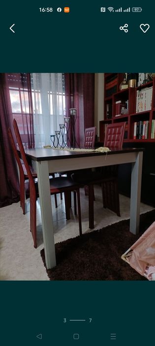 Vendo mesa com cadeiras