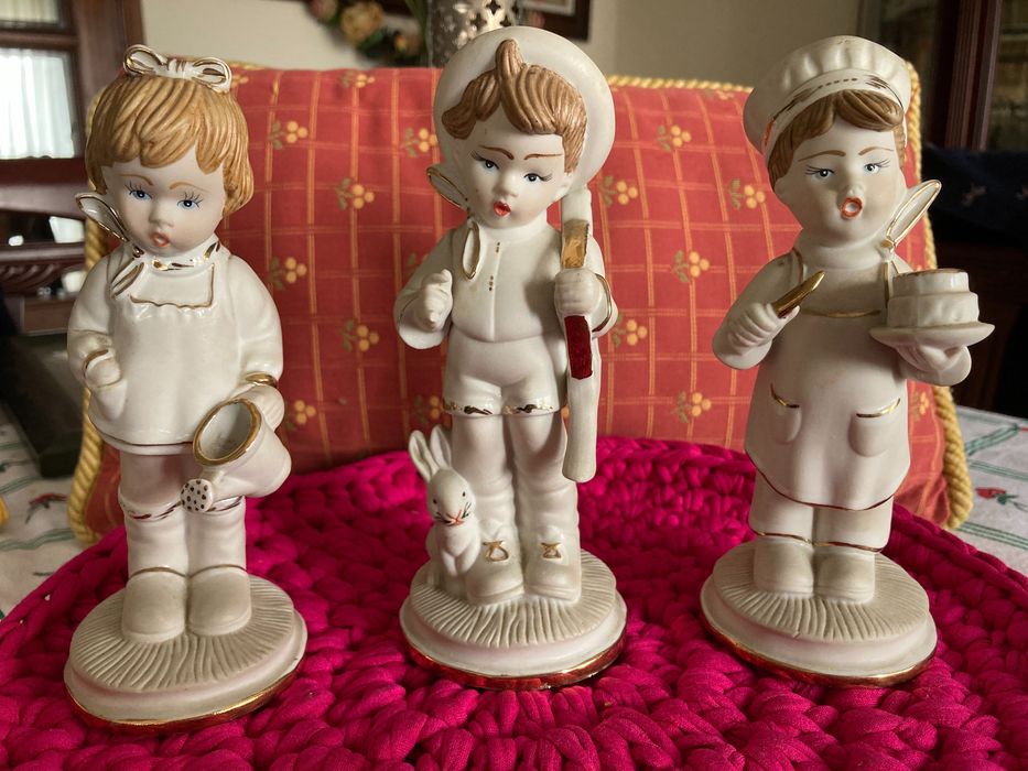 Decorative Vintage Items and Handmade Utilities Featuring Cheerful Alabaster64741020838913120