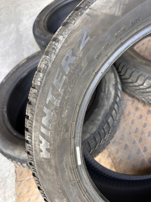 Резина зимная.   Pirelli.   235.55.19   Britain