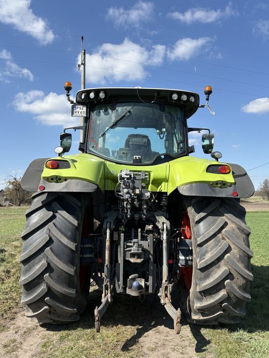 Claas Axion 810 z ładowaczem czołowym