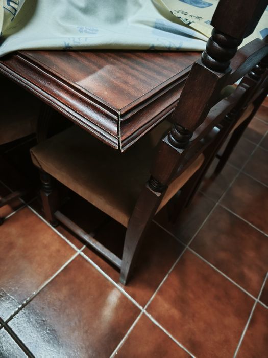 Mesa antiga + 8 cadeiras