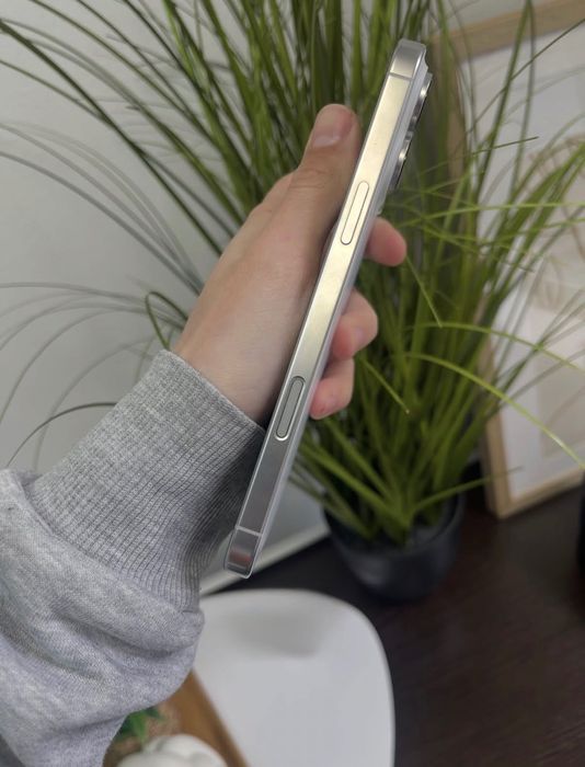 як НОВИЙ Iphone 16 Pro Max 256gb Titanium White ідеальний акб96% айфон