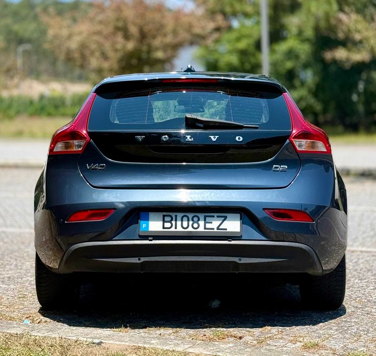 Volvo V40 D2 2.0 130.000KM | Desde 170€/mês