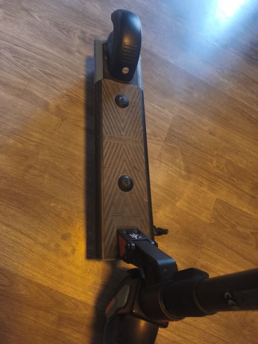 Trotineta elétrica usada