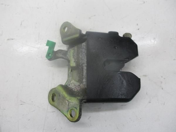 Fechadura / fecho da mala TOYOTA Corolla Sedan (_E11_)