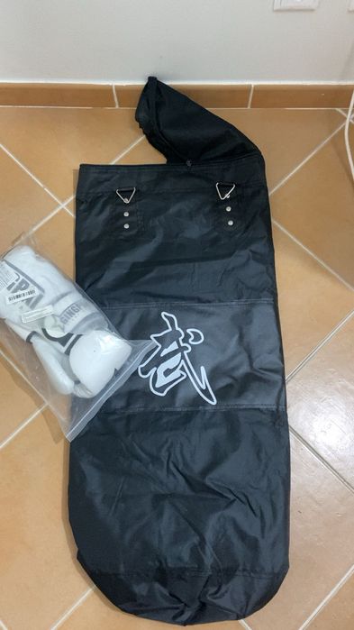 Saco de Boxe + Luvas – Novo