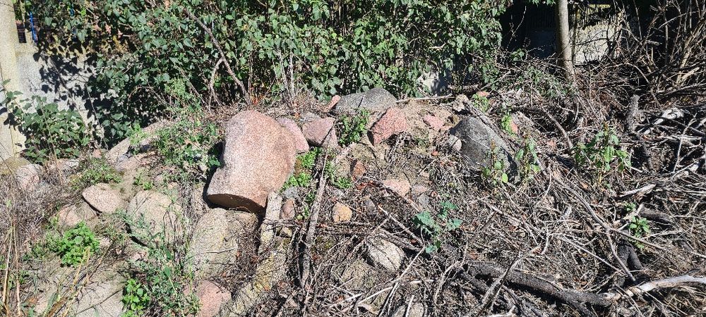 Głazy kamienie oddam