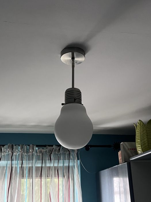 Lampa w kształcie żarowki