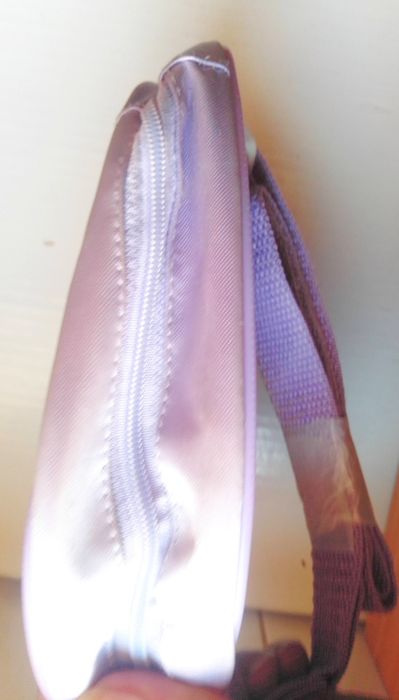 Mala tiracolo pequena das Bratz 15x18cm.