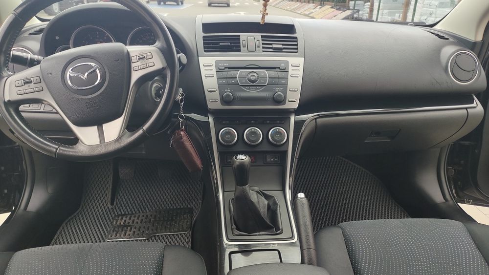 Mazda 6 1.8 MZR MT • 156 тис. км • Bi-Xenon • Клімат • Круїз • R17