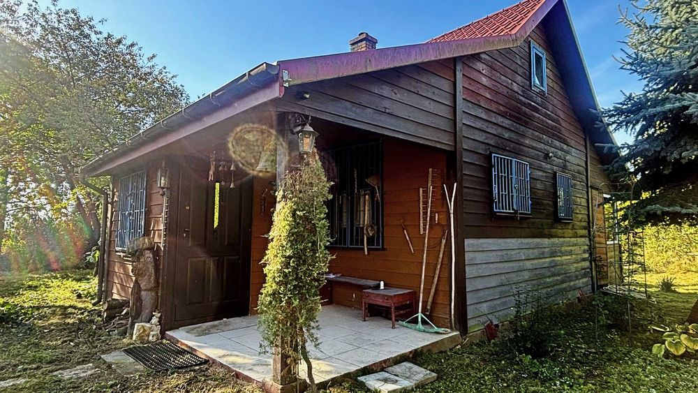 Słoneczne siedlisko 0,75 ha z własną linią brzegową i widokiem na jezioro