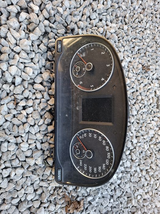 Licznik vw touran 10-15r europa diesel 1t0,920,885a