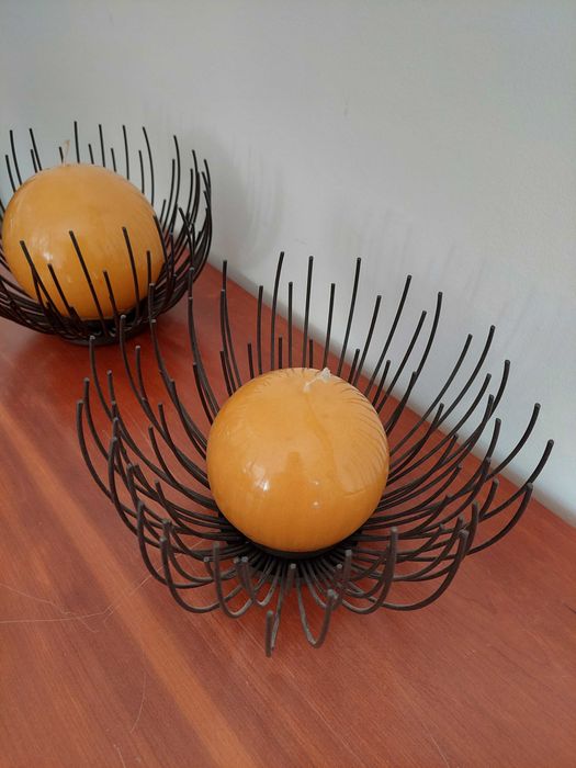 Conjunto de velas com suporte