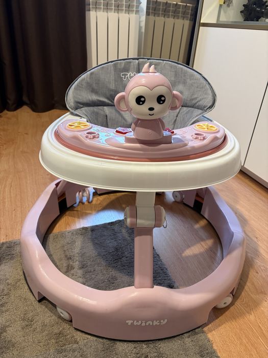 Ходунки дитячі в допомогу Вашому малюку, в чудовому стані, з іграшками