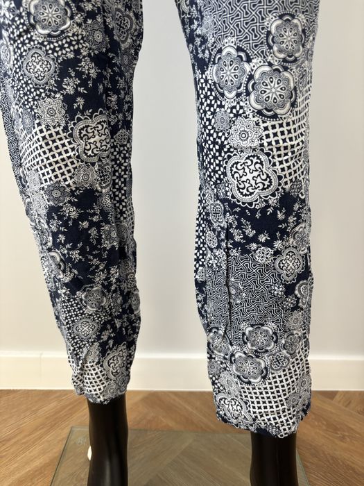 wzorzyste spodnie boho granatowe białe lekkie Janina 40 L wiskoza