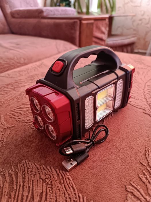 Потужний ліхтарик/павербанк з сонячною панеллю