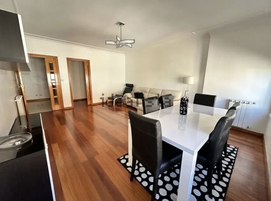 Prior Velho- T3-parqueamento e arrecadacao, cozinha equipada, suite