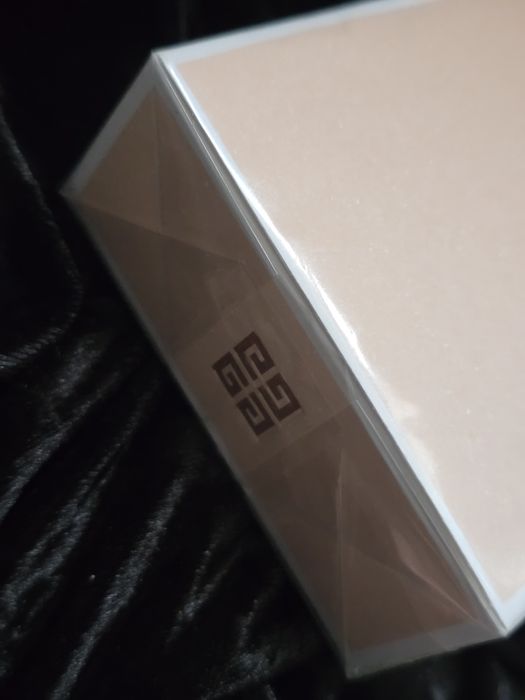 Intrygujący zapach Irresistible Givenchy eau de parfum 50ml