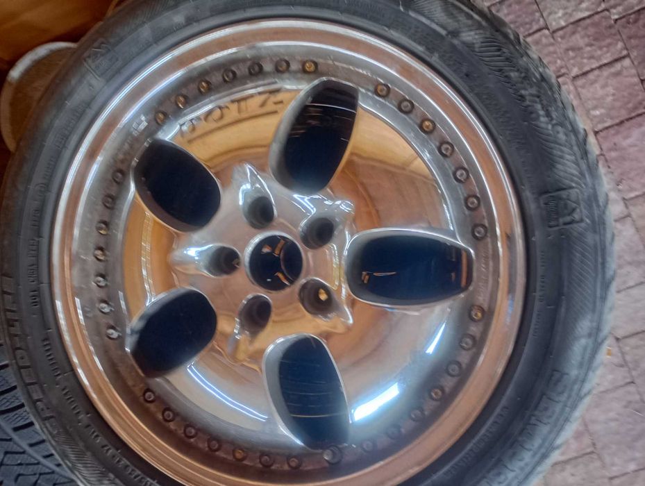 Felgi aluminiowe z oponami
