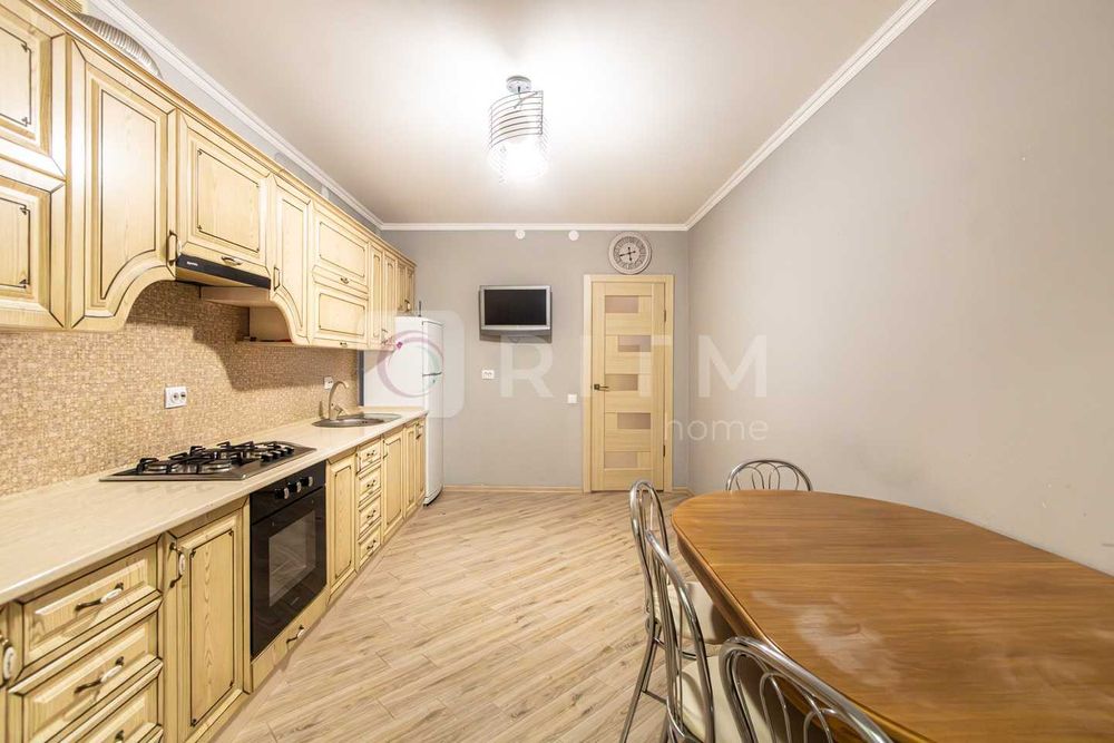 Здається в оренду квартира з меблями і технікою в центрі міста