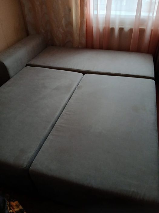 Терміново продам диван