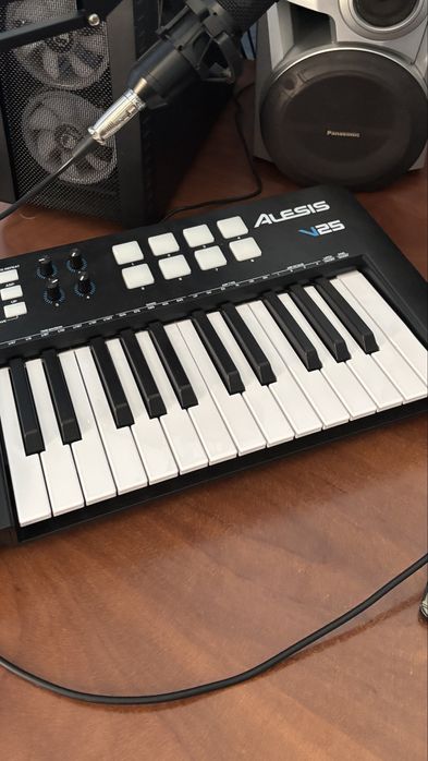 Міді клавіатура Alesis v25 MKII